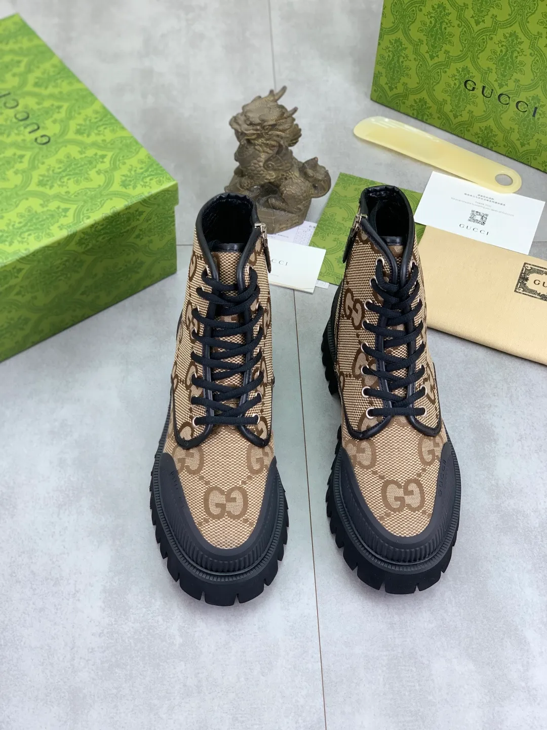 Men's Men's Shoes 💰P500 💰【New Style】 Gucci lazy slip-on couple 🧑‍🤝‍🧑 style high-top leather shoes hot selection (Gucci GUCCI) official website latest Gucci lazy 🎁 leather shoes, hot style 💥 style is simple and elegant, exclusive for trendy men. Unique official website latest brand original double G pressure Floral elements👑Original Gucci decoration, fashionable and elegant, the fabric is original calfskin with double G denim✅fully imported soft sheepskin lining, the official website specifies wear-resistant lightweight foam business outsole, the classic model is taken in real life🎬Number of yards: 36-46 Various colors available